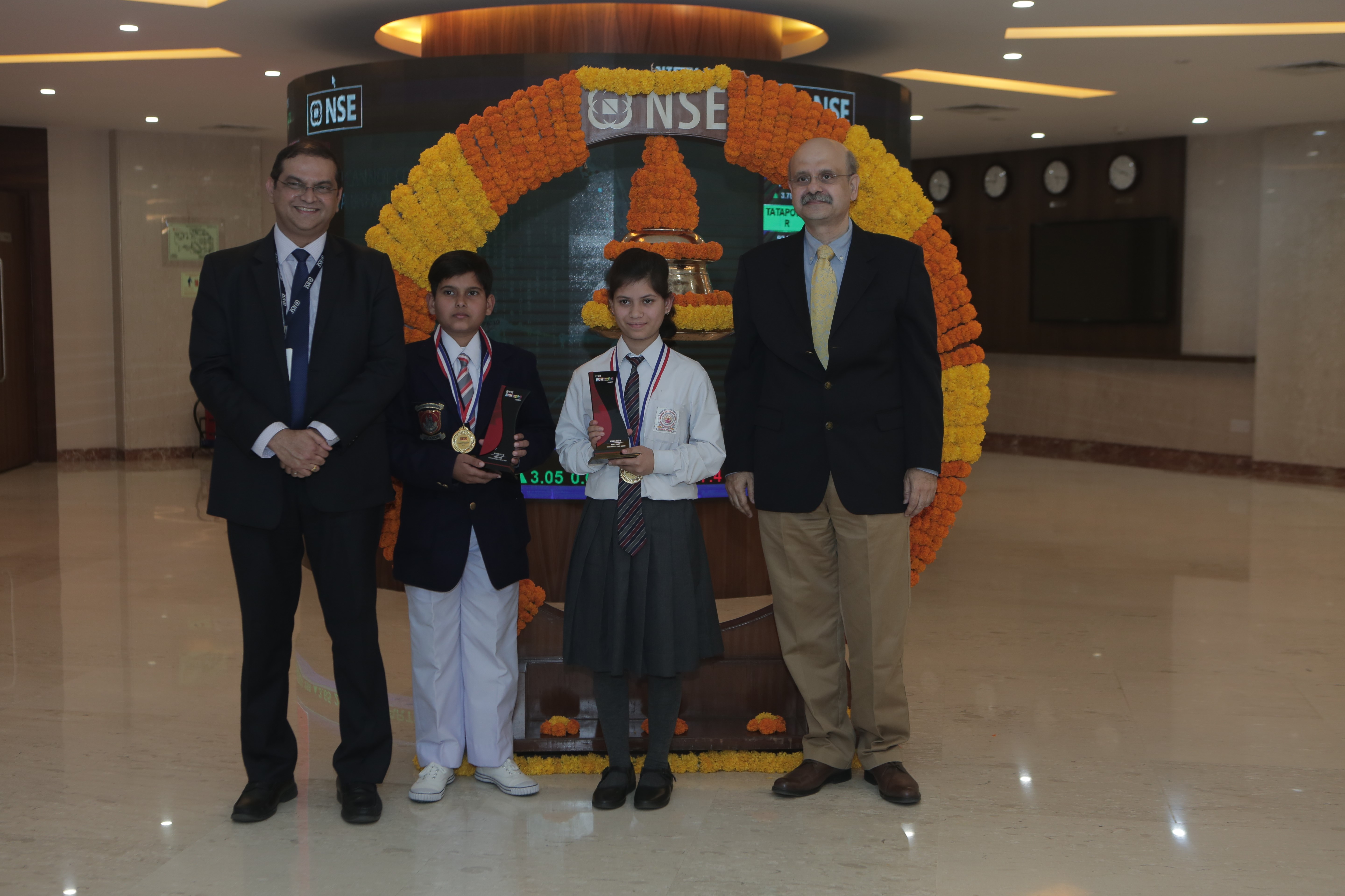 Photo of देश के 15 शहरों में आयोजित एनएसई के वित्तीय क्विज कम्पटीशन में लखनऊ के छात्र अव्वल