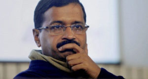 देश की सियासत में तूफ़ान मचा दिल्ली की कुर्सी हासिल करने वाले केजरी को झटका