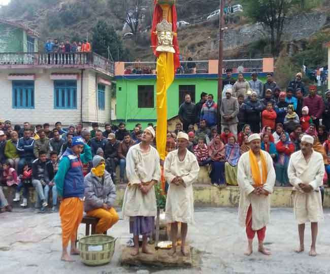 पांडुकेश्वर स्थित कुबेर मंदिर में विराजमान हुए धन कुबेर