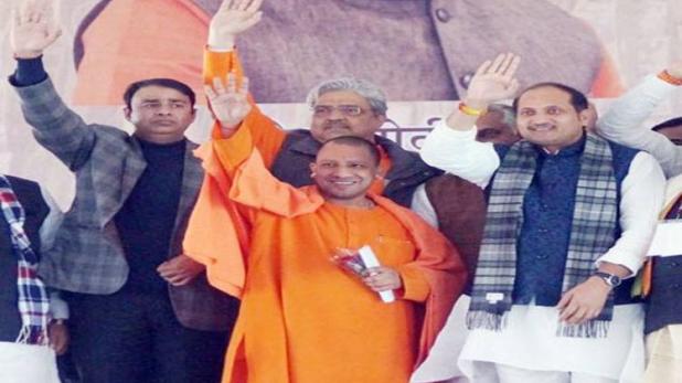 Photo of अब अपनों से दंगों का दाग धोयेंगे योगी