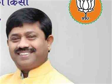 Photo of यूपी की सुशासन वाली सरकार के मंत्री ने की अपने ड्राईवर की पिटाई