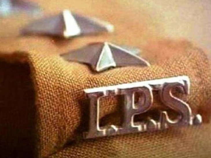 Photo of संभल और प्रतापगढ़ के पुलिस अधीक्षक हुए निलंबित