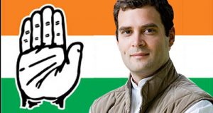 दिल्ली : प्रियंका गाँधी को कांग्रेस ने पार्टी का महासचिव बनाकर पार्टी के कार्यकर्ताओं में जोश भले ही पैदा कर दिया हो लेकिन विशेषज्ञों का कहना है कि यूपी में लोकसभा चुनाव में अकेले जाने का कांग्रेस पार्टी का फैसला बैकफुट पर है. उनका कहना है कि पार्टी का राज्य में कोई प्रभावी नेतृत्व नहीं है. पार्टी राहुल और प्रियंका गांधी और कुछ आयातित नेताओं पर निर्भर है. उन्होंने कहा कि एक बात तो तय है कि कांग्रेस 2 से ++ सीटों पर अपने को बेहतर बनाने के लिए लड़ रही है.